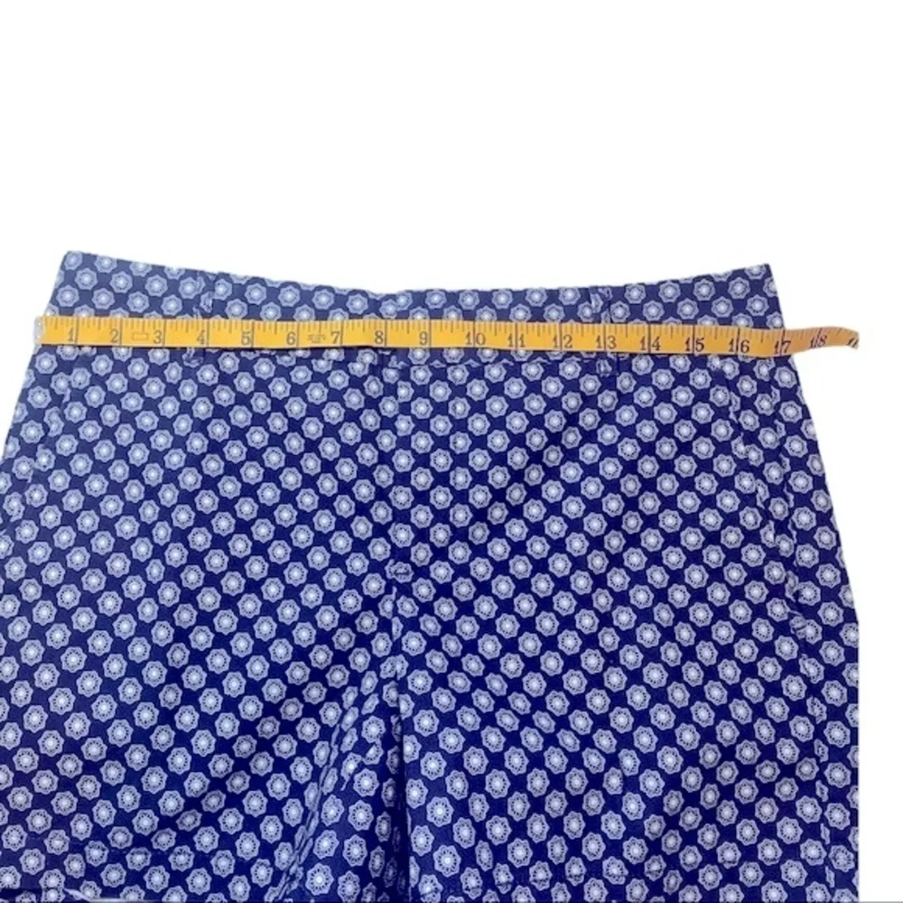 Banana Republic Navy White Floral Printed 5” inseam Shorts Women’s size 6 NWOT